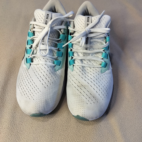Nike Women's Air Zoom Pegasus 38 White and Teal Running Shoes - Picture 1 of 14